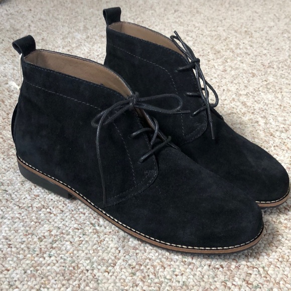 White Mountain Shoes - NWT White Mountain Auburn Booties